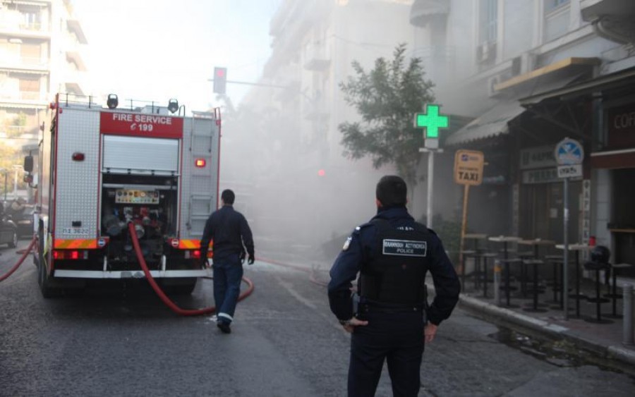 Εμπρηστική επίθεση σε κατάστημα στο κέντρο της Θεσσσαλονίκης - Τι ερευνά η αστυνομία