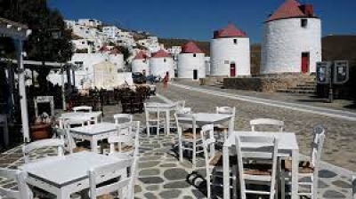 Ξενοδόχοι: Τρία στοχευμένα μέτρα για τη στήριξη των τουριστικών επιχειρήσεων