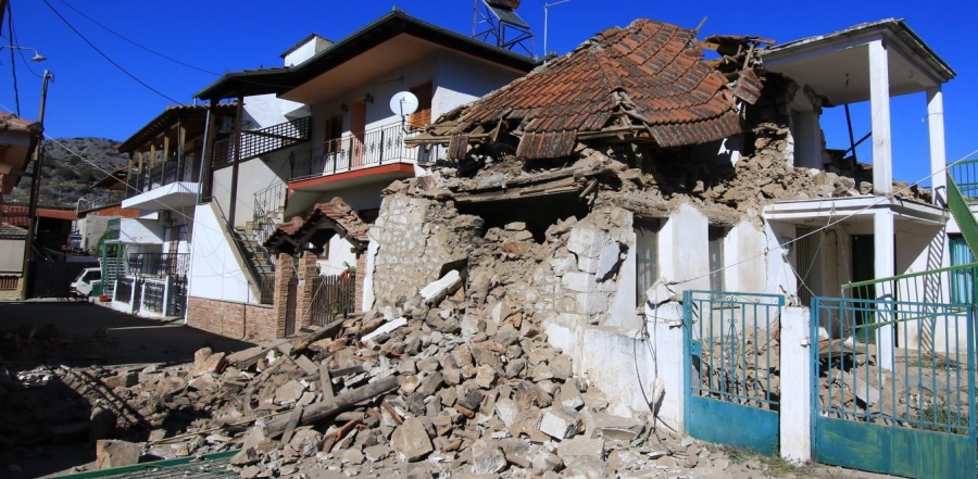 Φόβοι για καταρρεύσεις κτηρίων από ισχυρούς μετασεισμούς στην Ελασσόνα – Εκτεταμένοι έλεγχοι συστάσεις στους πολίτες