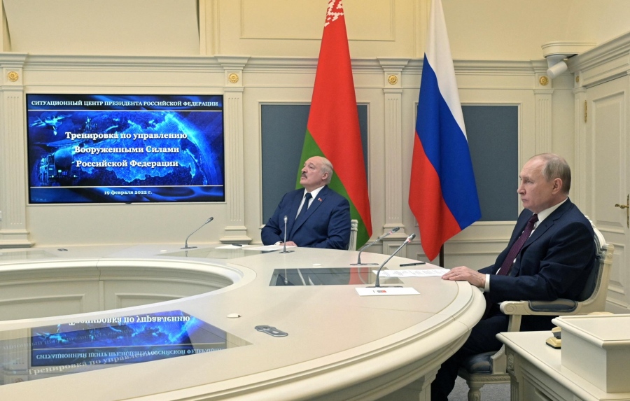 Μήνυμα Lukashenko προς την Ευρώπη: «Ετοιμαζόμαστε για πόλεμο» – Η αιχμηρή παρέμβαση της Μόσχας