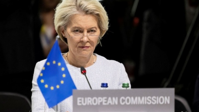 «Γολγοθάς» η θητεία της Ursula von der Leyen στην Κομισιόν - Αρκούν μόνο 72 υπογραφές από 720 ευρωβουλευτές για να την «παραλύσουν»
