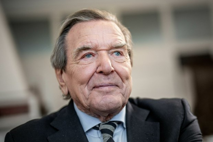 Ηχηρή επιστροφή Schröder στη Ρωσία: Μπαίνει στην Globus και κρατά ζωντανή τη γερμανική «γέφυρα» με τη Μόσχα