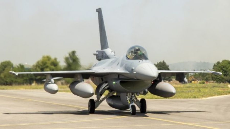 Νέο φιάσκο, για γέλια η Βουλγαρία – Πανηγυρική υποδοχή για το δεύτερο F-16 από τις ΗΠΑ, την ώρα που επισκευάζει ακόμα το πρώτο