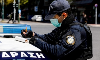 Κορωνοϊός: Πρόστιμα 227.000 ευρώ επέβαλαν οι αρχές σε 702 παραβάτες των μέτρων, τρεις συνελήφθησαν