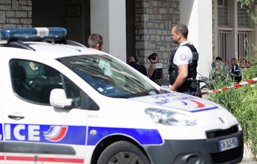 Φρίκη στη Γαλλία: Βίαιος πατέρας ομολόγησε ότι σκότωσε τις τρεις μικρές κόρες του