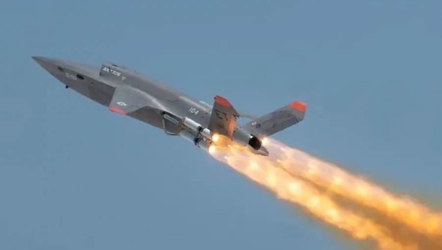 Ιστορική άσκηση αερομαχίας - Πιλότοι της Πολεμικής Αεροπορίας των ΗΠΑ με αεροσκάφη F-15 και F-16 εναντίον drones XQ-58A Valkyrie