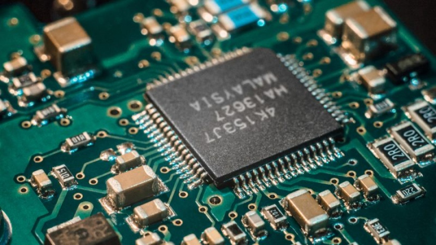 Επένδυση 2 δισ. δολάρια στην Τσεχία για την κατασκευή τσιπ