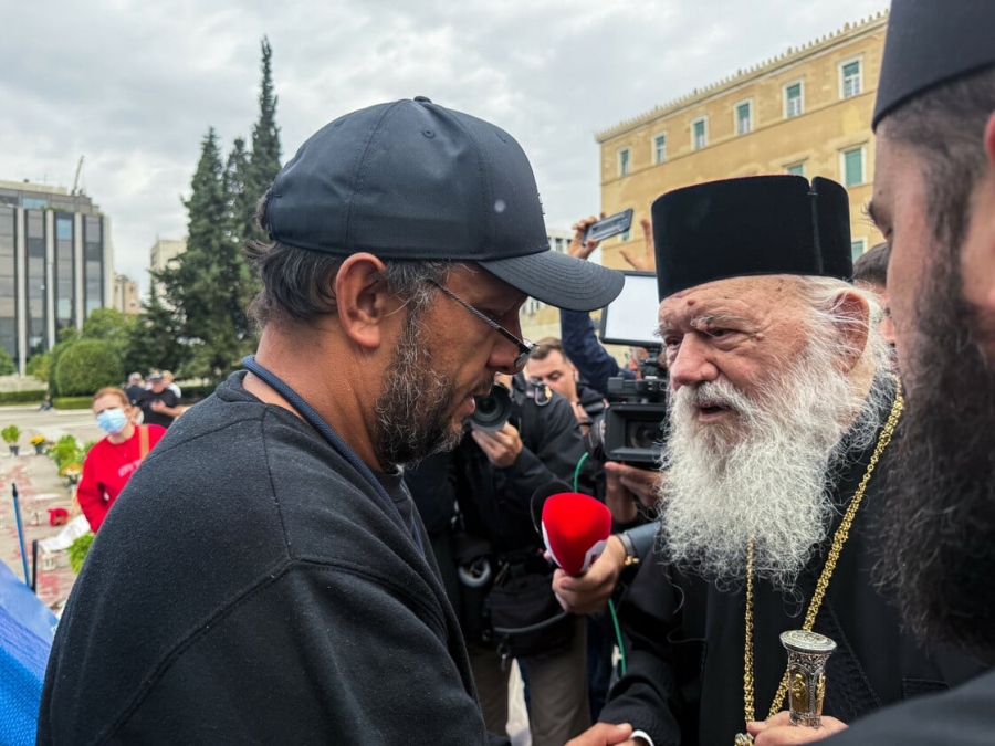 Διπλή βόμβα σε Μητσοτάκη από τον Αρχιεπίσκοπο Ιερώνυμο - Επισκέφθηκε τον απεργό πείνας Πάνο Ρούτσι