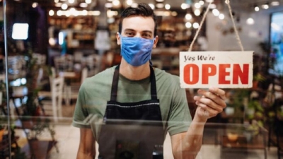 Καταλύματα και εστίαση παρουσίασαν τη μεγαλύτερη ανάκαμψη το 2021