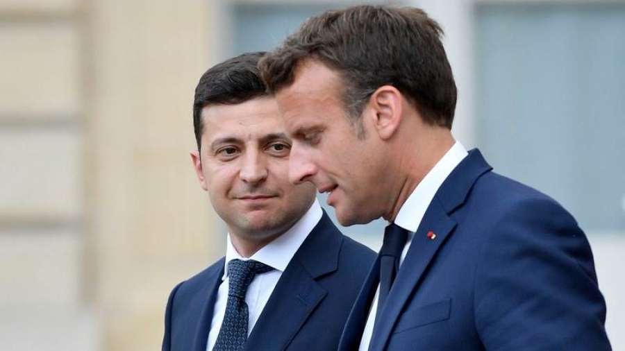 Ουκρανία: Ο Γάλλος πρόεδρος Macron επιβεβαίωσε την στήριξη των συμμάχων και την αποστολή όπλων στον Zelensky