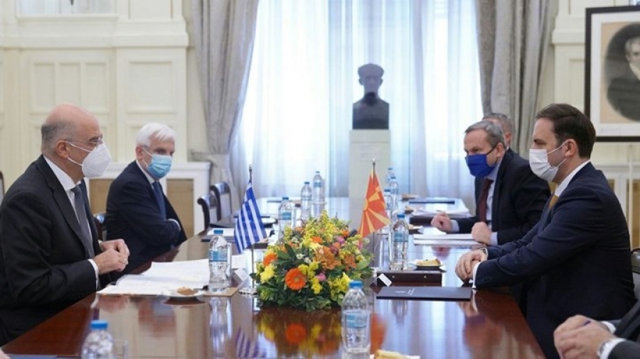 Τρία μνημόνια συνεργασίας υπέγραψαν Δένδιας - Osmani (Β. Μακεδονία) - Τι είπαν για συμφωνία Πρεσπών