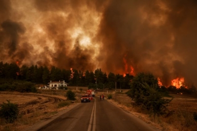 Στις φλόγες ξανά η Εύβοια – Σε εξέλιξη μεγάλη πυρκαγιά, συναγερμός στην Πυροσβεστική