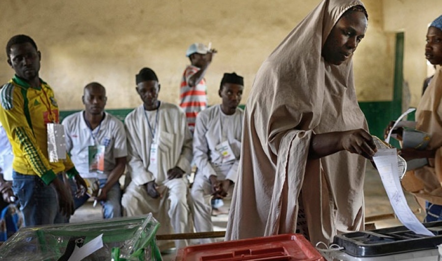 Νιγηρία: Κανονικά διεξάγονται οι προεδρικές εκλογές - Επίθεση σε πόλη και εκρήξεις πριν ανοίξουν οι κάλπες