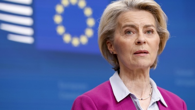 EE: Παραμένει η απαγόρευση συμβατικών κινητήρων