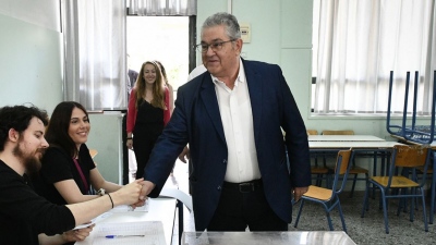 Εκλογές 25 Ιουνίου 2023: Στο παραβάν χωρίς το ψηφοδέλτιο του ΚΚΕ ο Κουτσούμπας - Ψήφισε στη Λαμία, τι δήλωσε