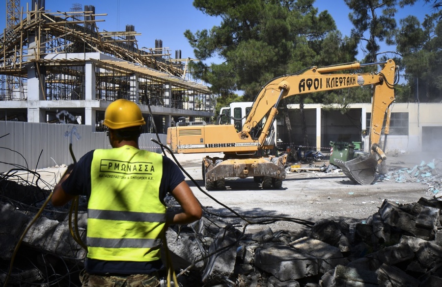 Από Δευτέρα (17/9) οι μπουλντόζες σε αυθαίρετα με «παγωμένα» -για δεκαετίες- πρωτόκολλα κατεδάφισης
