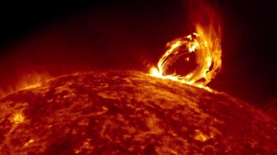 H NASA κατέγραψε τεράστια έκρηξη στον Ήλιο (Φωτογραφίες)