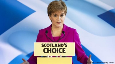 Sturgeon (Σκοτία): Θα εξετάσουμε όλες τις επιλογές εάν η κυβέρνηση Johnson αποτρέψει δημοψήφισμα για την ανεξαρτησία
