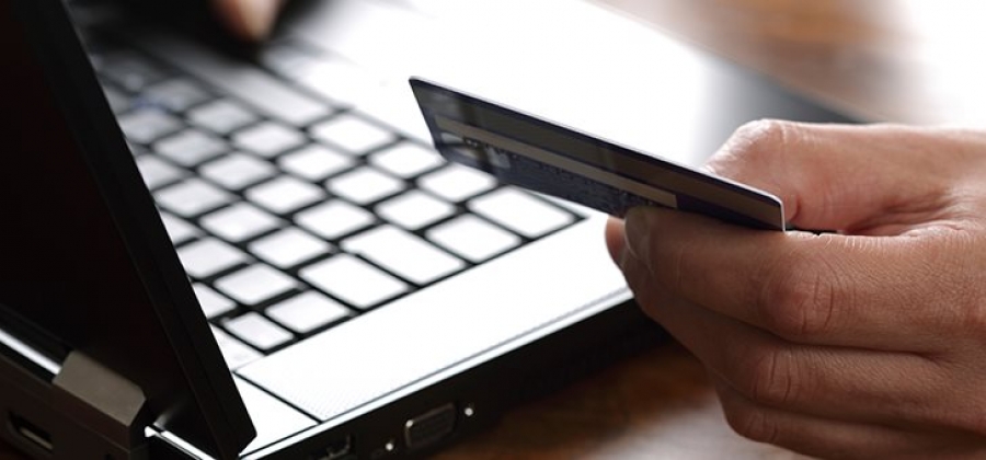 ΣΕΠΕ: Στο Διαδίκτυο στρέφονται για τις αγορές τους και οι Έλληνες άνω των 55