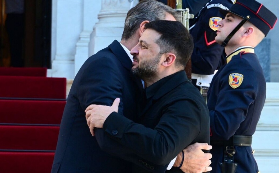 Αποκάλυψη βόμβα: Η υποταγμένη ελληνική κυβέρνηση αγοράζει όπλα ΗΠΑ και τα δίνει στη διεφθαρμένη Ουκρανία - Οργή Ρωσίας