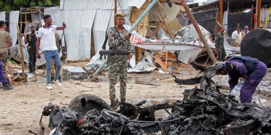 Επίθεση βομβιστή αυτοκτονίας σε εστιατόριο στη Σομαλία - Έξι νεκροί
