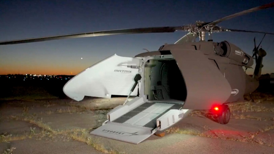 Το κρυφό χαρτί των ΗΠΑ: Η Sikorsky αναπτύσσει μη επανδρωμένη έκδοση του Black Hawk – Εκτοξεύει εκατοντάδες drones εν πτήσει