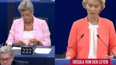 Το είδαμε και αυτό: H Σουηδή Επίτροπος... πλέκει στο ευρωκοινοβούλιο την ώρα που μιλά η von der Leyen