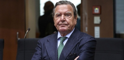 Κραχ στη «συμμαχία» της Ευρώπης: Στη Ρωσία ο Schröder, σπάνε τις κυρώσεις οι Βρετανοί – Η μεγάλη συνθηκολόγηση με τη Ρωσία ξεκίνησε