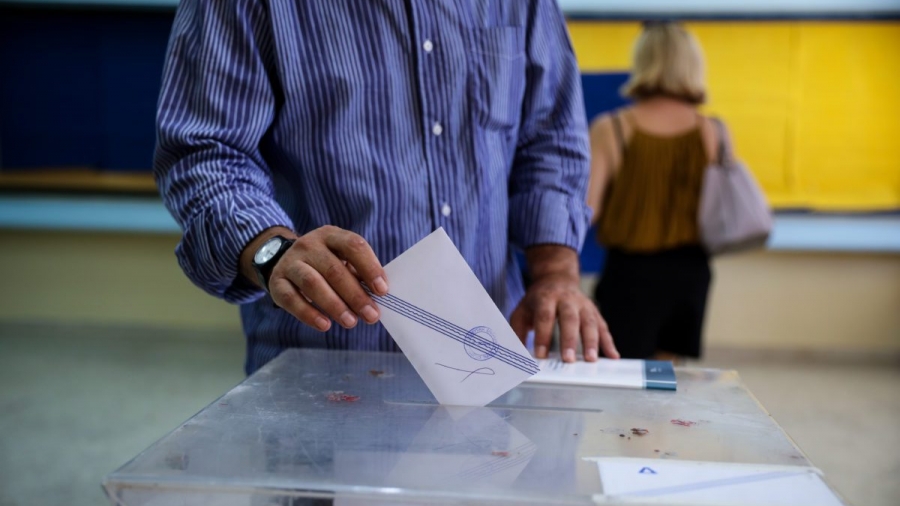 Εκλογές με συμμετοχή 50 κομμάτων και συνασπισμών - Ο Δημ. Χατζηλιάδης επικεφαλής του κόμματος Κασιδιάρη