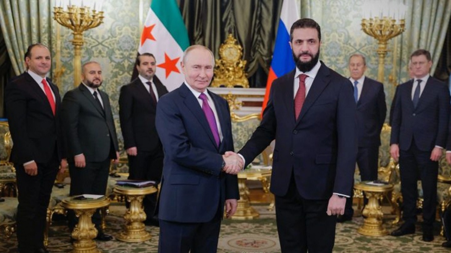 Ο Σύρος Πρόεδρος Sharaa στο Κρεμλίνο – Το μήνυμα στον Putin για τον ρωσικό στρατό και η προσευχή που «πάγωσε» τη Δύση