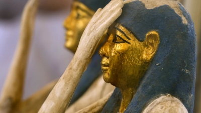 Αίγυπτος: Αρχαιολόγοι ανακάλυψαν 250 σαρκοφάγους και αγάλματα θεών που χρονολογούνται από το 500 π.Χ.