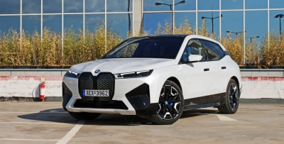 Δοκιμάζουμε την μεταμοντέρνα BMW iX xDrive40