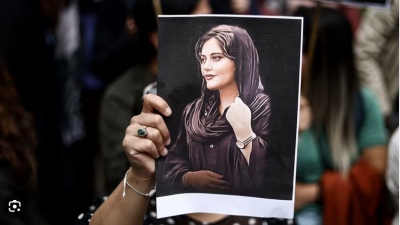 Ιράν: Απαγορεύτηκε στην οικογένεια Amini η έξοδος από τη χώρα - Δεν θα παραλάβει το βραβείο Ζαχάροφ
