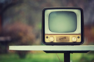 Αυξημένος ο κίνδυνος μελλοντικής άνοιας για όσους κάθονται πολλή ώρα μπροστά στην τηλεόραση