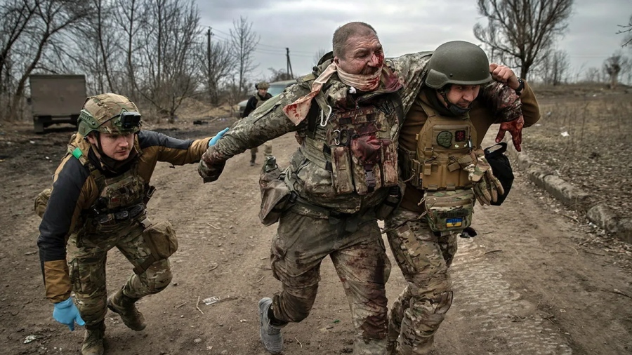 «Βγάλτε μας από εδώ» - Χιλιάδες Ουκρανοί στρατιώτες παραμένουν εγκλωβισμένοι στο Myrnohrad