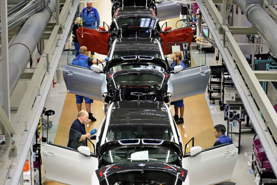 Γερμανία: «Βαρίδι» η αυτοκινητοβιομηχανία, πτώση 3,4% στην βιομηχανική παραγωγή τον Μάρτιο 2023