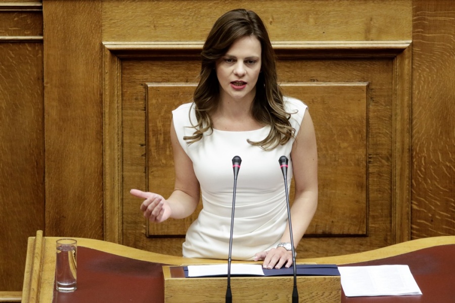 Αχτσιόγλου: Αυξήσεις σε χιλιάδες εργαζόμενους με την επέκταση των συλλογικών συμβάσεων