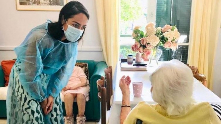 Η γηραιότερη γυναίκα που εμβολιάστηκε στην Ελλάδα κατά του κορωνοϊού είναι 117 χρονών