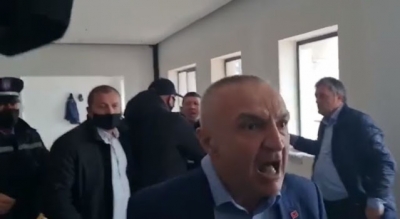 Έντονο επεισόδιο του Αλβανού προέδρου με αστυνομικούς: Θα σας πάω στη φυλακή με τα ίδια μου τα χέρια
