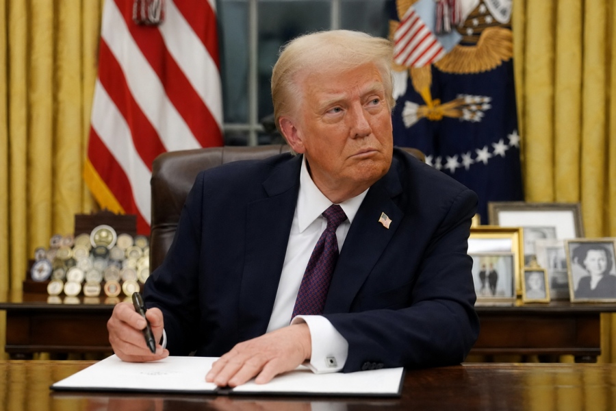 Το… παλεύει ο Trump: «Το Στενό του Hormuz θα ανοίξει σύντομα, διαφορετικά το Ιράν θα δεχθεί σφοδρό πλήγμα»