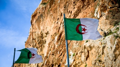 Μέχρι και στην Αλγερία ξύπνησαν – Ξεσηκωμός για το ξεπούλημα του ορυκτού πλούτου της χώρας σε ξένα συμφέροντα – Στην Ελλάδα, ύπνος