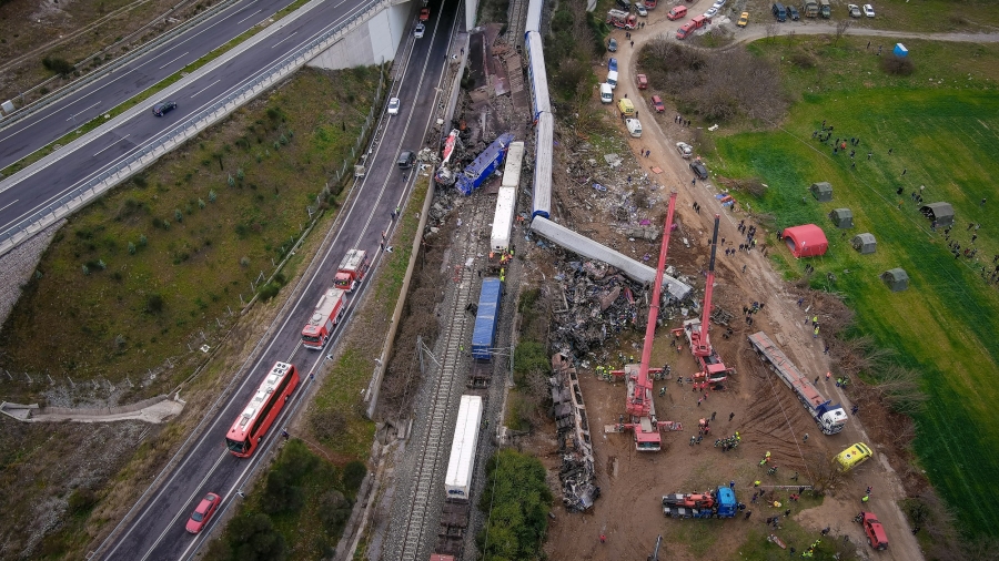 Προθεσμία για να απολογηθεί το Σάββατο (4/3) έλαβε ο σταθμάρχης: Δάσος ευθυνών, υπάρχει αμέλεια και από τους υπεύθυνους
