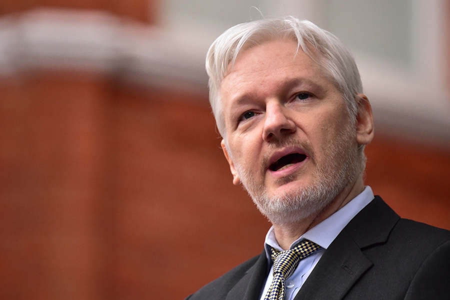 Βρετανία: Ανθρώπινη αλυσίδα στο Κοινοβούλιο κατά της έκδοσης Assange στις ΗΠΑ