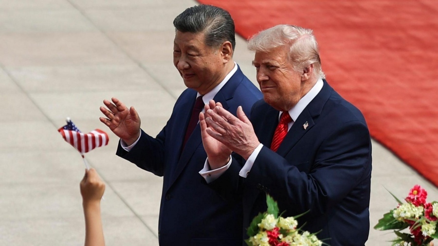 Ο κουρασμένος Trump, η σφιχτή χειραψία με τον Xi και ο... τουρίστας Musk - Η γλώσσα του σώματος «έγραψε» το δικό της παρασκήνιο