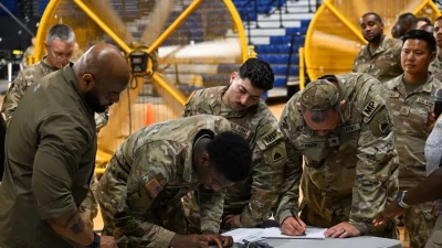 Το αρχηγείο του ΝΑΤΟ άνοιξε 300 χιλιόμετρα από την Αγία Πετρούπολη...