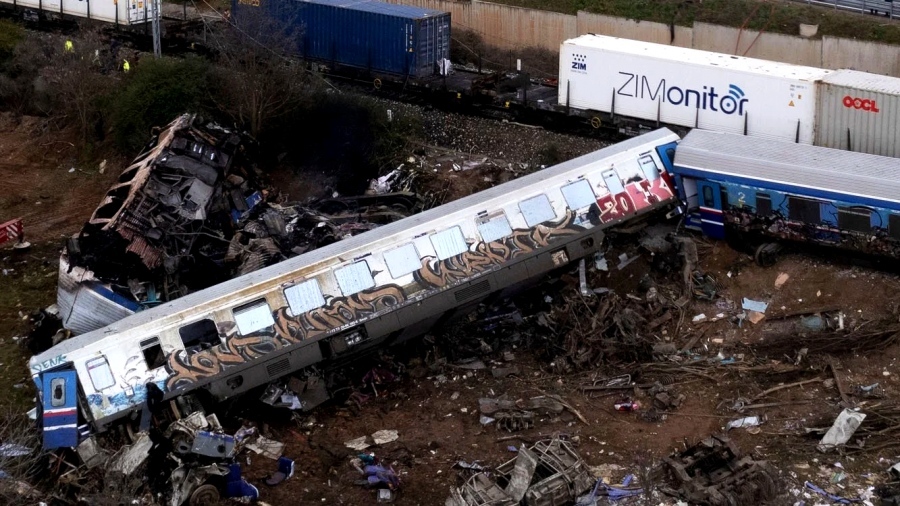 Τέμπη: Επίσημο αίτημα από 10 οικογένειες για εκταφές, 33 αρνήθηκαν 