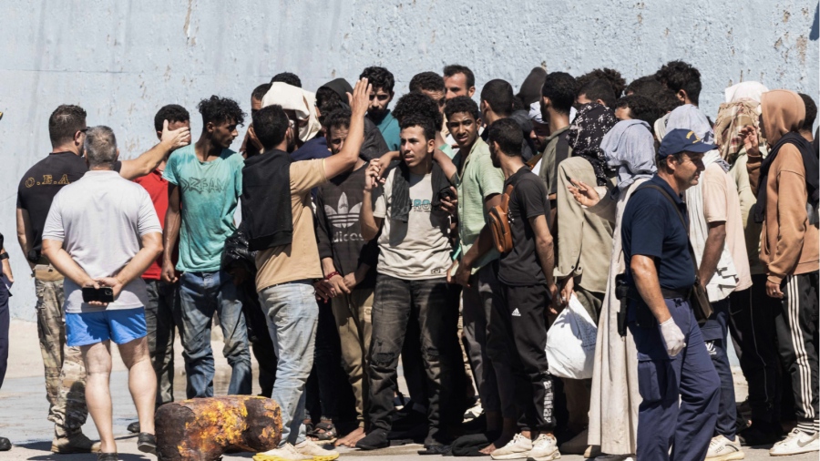 Απόβαση στην Κρήτη - Την εισβολή την διαχειρίζεσαι με συλλήψεις, καμία δυνατότητα αίτησης ασύλου και απέλαση