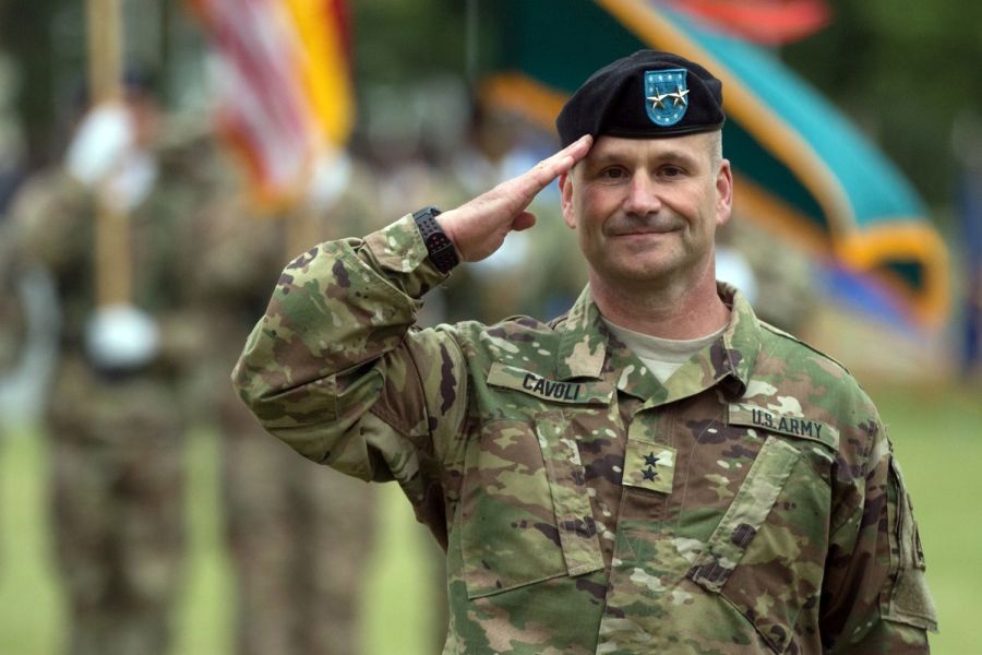 Συνάντηση αρχηγού ΓΕΣ με το διοικητή του Στρατού των ΗΠΑ στην Ευρώπη