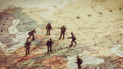 Πρόεδρος Ρουμανίας: Χρειάζεται μεγαλύτερη στρατιωτική παρουσία του ΝΑΤΟ στην Ανατολική Ευρώπη