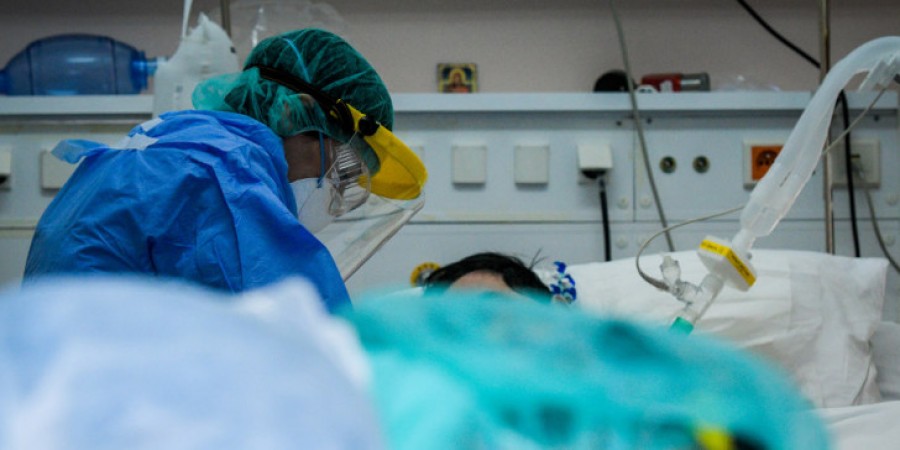 Νοσοκομειακοί γιατροί Θεσσαλονίκης: Είμαστε σε εμπόλεμη κατάσταση - Δεν υπάρχουν τόσες κλίνες ΜΕΘ για όλες αυτές τις ανάγκες